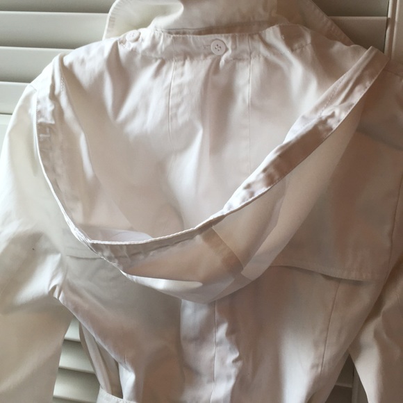 White Ellen Tracy trench coat rain jacket - Picture 5 of 8